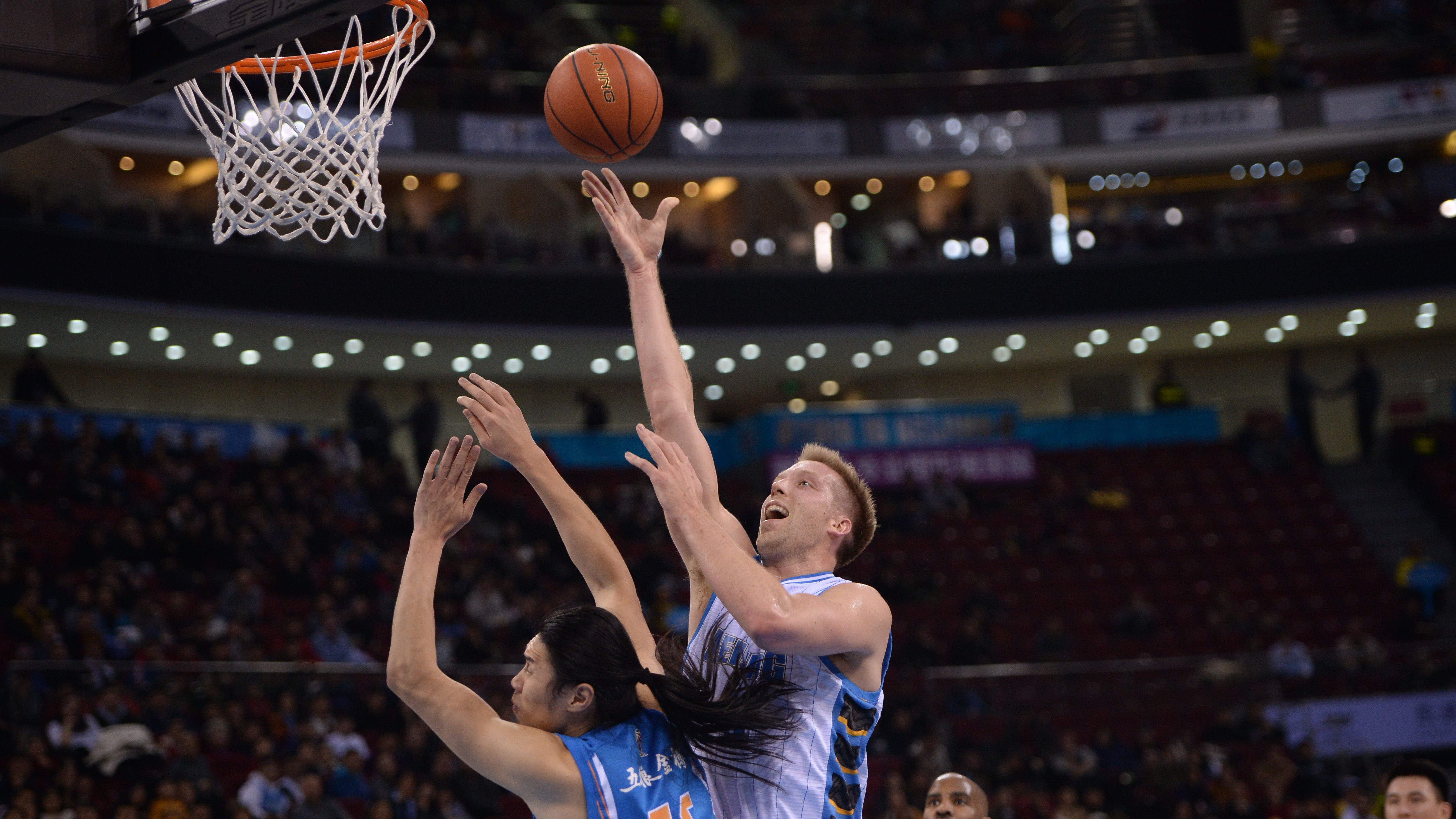 江苏队狂胜取得胜利，士气高昂激励全队(激励士气高昂的句子)