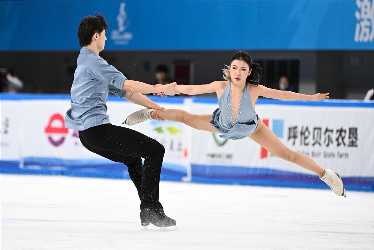 精湛技艺!球员们在比赛中展现出了高超的运动水平(运动员在比赛中的超水平发挥往往伴随着什么情绪状态) 精湛技艺!球员们在比赛中展现出了高超的运动水平(运动员在比赛中的超水平发挥往往伴随着什么情绪状态)