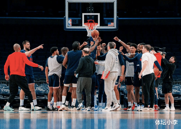 快船战胜鹈鹕,莱昂纳德砍下高分 快船战胜鹈鹕,莱昂纳德砍下高分