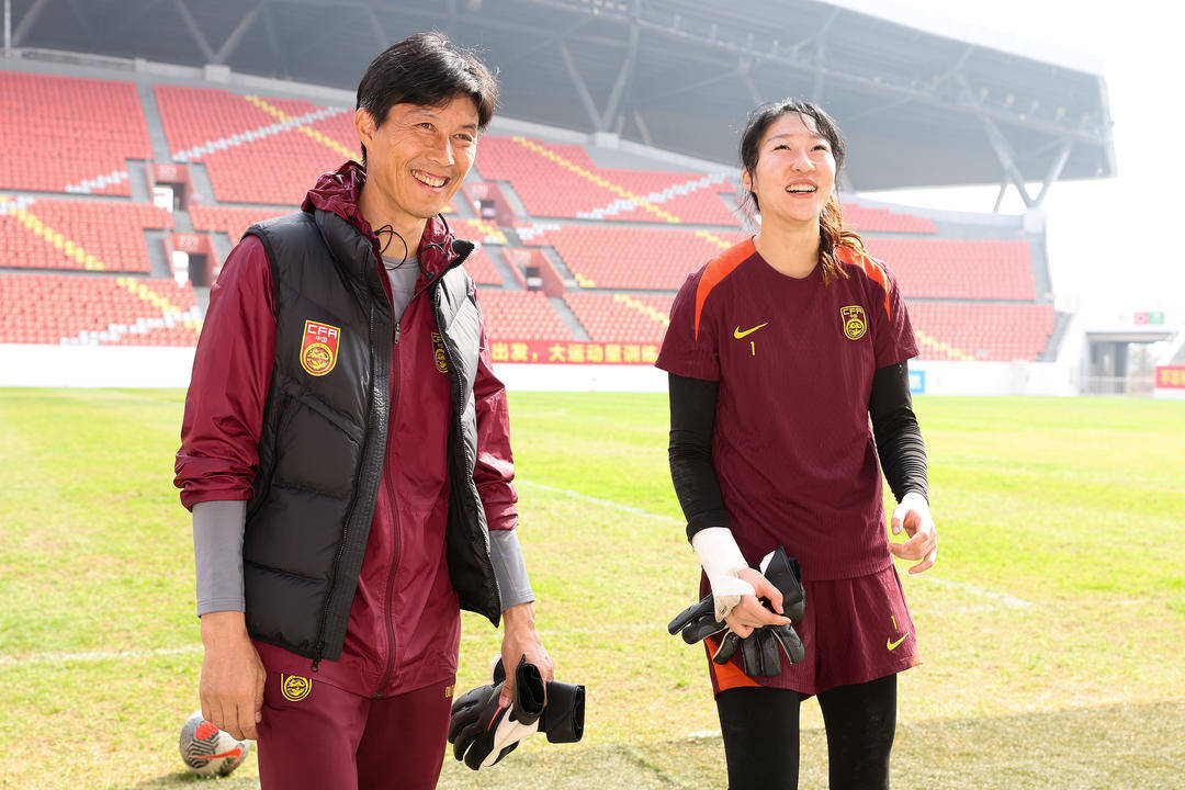 重提耳朵!中国女足赢得球迷们的尖叫的简单介绍 重提耳朵!中国女足赢得球迷们的尖叫的简单介绍