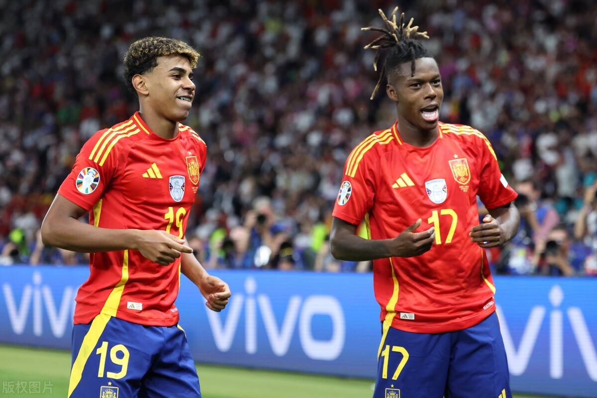 伊斯特雷闪耀全场,助球队夺得胜利(利雅得胜利球队) 伊斯特雷闪耀全场,助球队夺得胜利(利雅得胜利球队)