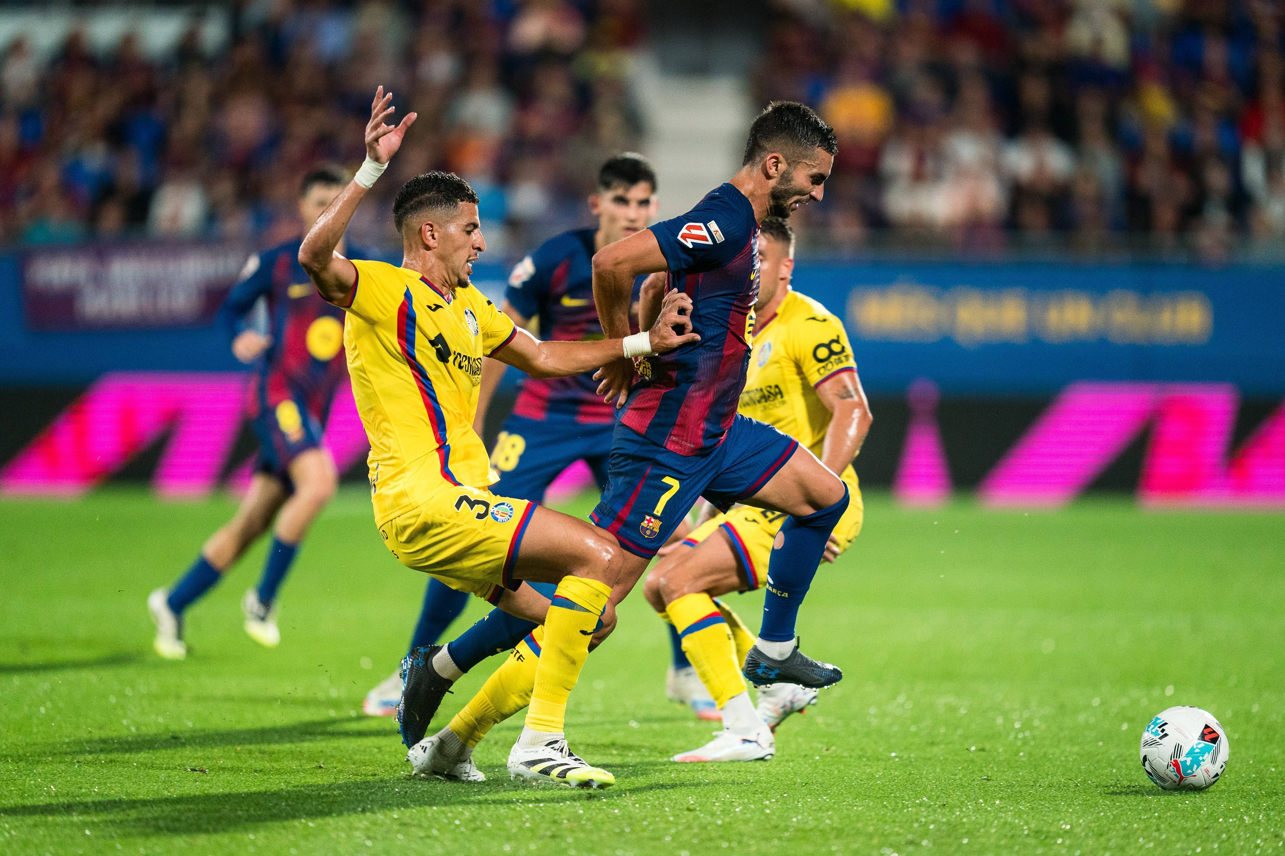 足球联赛球场精彩战况,球迷心情激动(足球赛场的优美句子) 足球联赛球场精彩战况,球迷心情激动(足球赛场的优美句子)